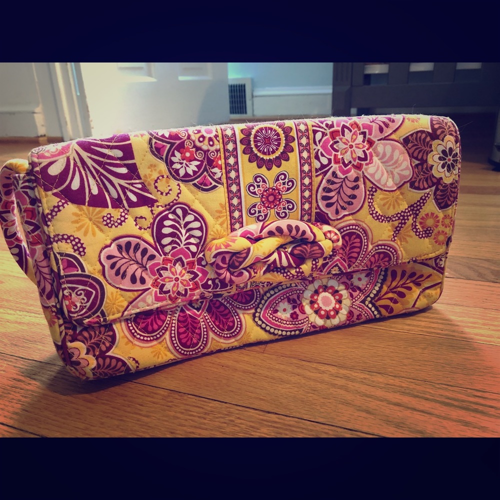 Vera Bradley—Knot Just a Clutch—Bali Gold